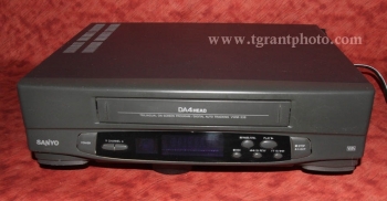 Sanyo VWM-338 VCR - refurbished VCR